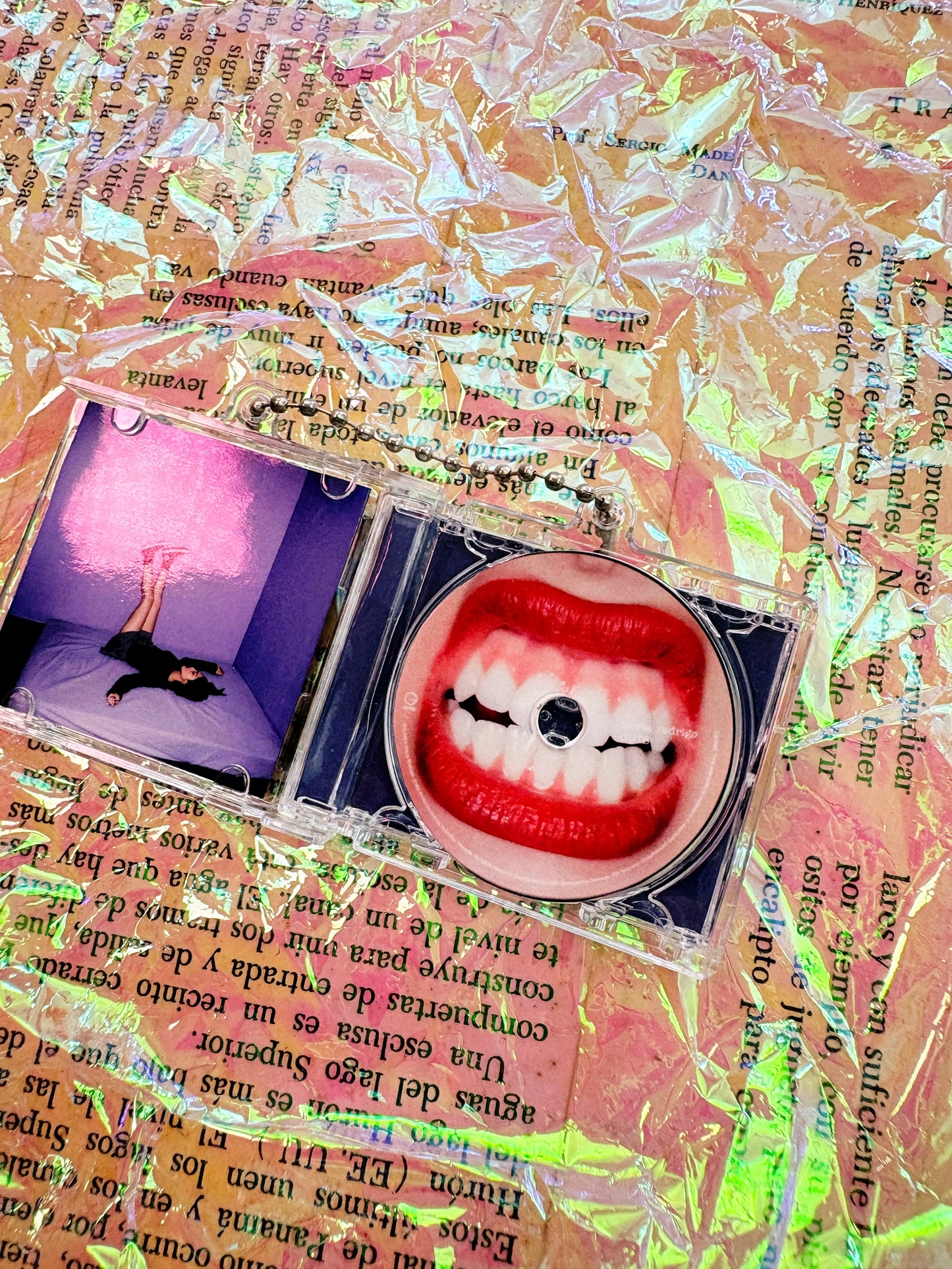 Olivia Rodrigo Gutz- Llavero Mini CD  con NFC link personalizado| Regalo Musical Original