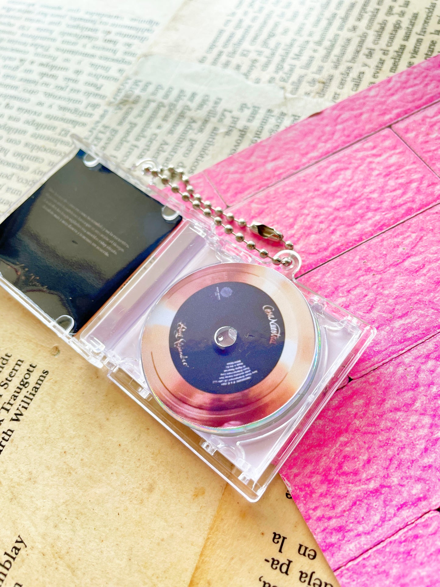 Rauw Alejandro Cosa nuestra- Llavero Mini CD  con NFC link personalizado| Regalo Musical Original