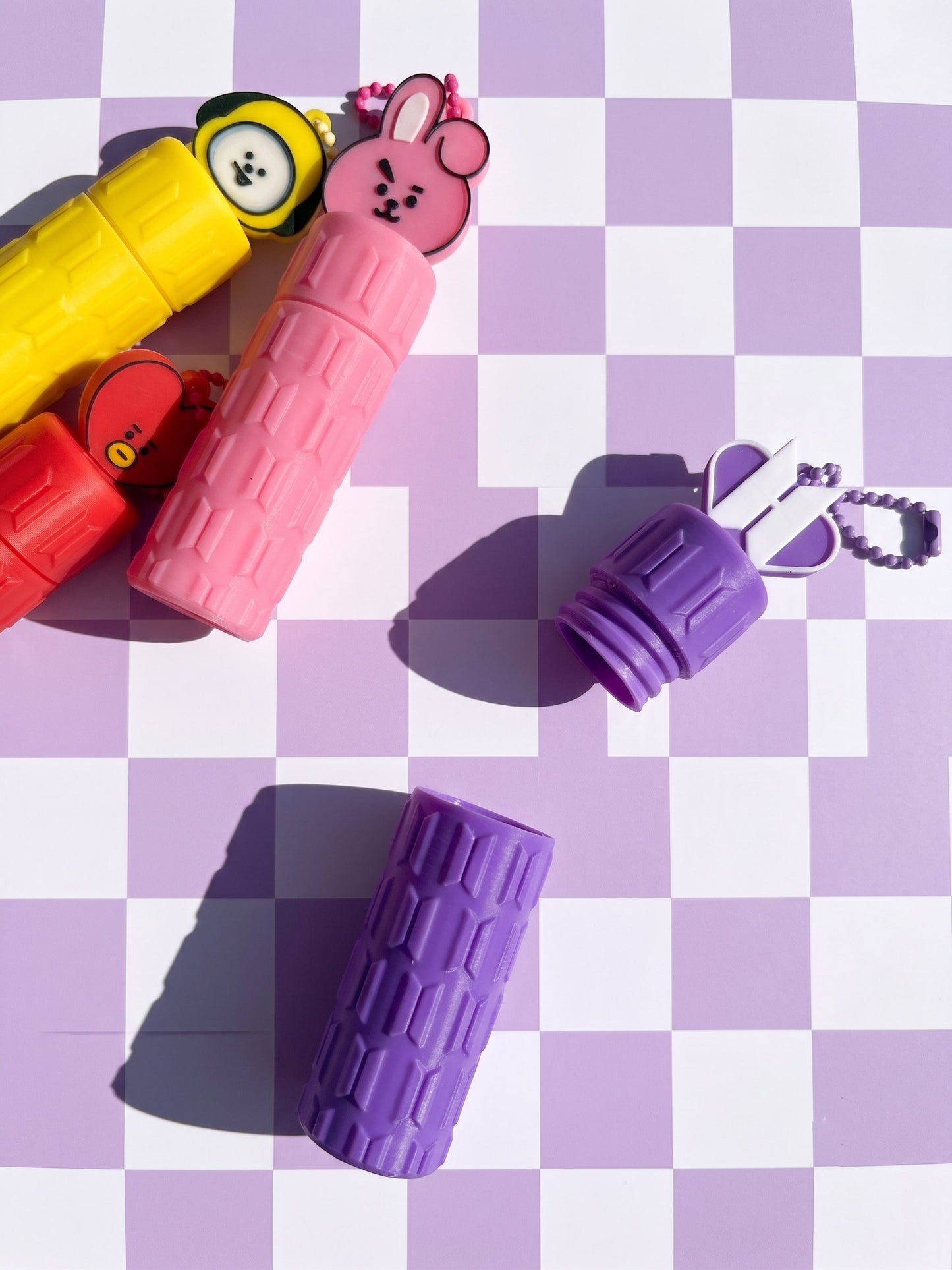 Llavero Porta Labial y Pastillero BT21 BTS